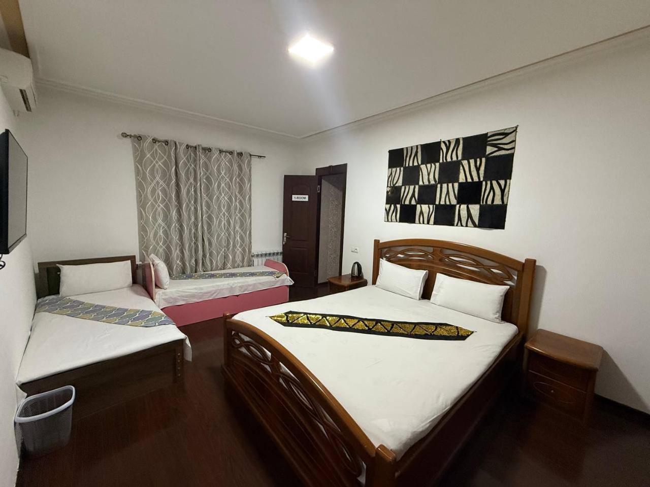 Uzbegim Family Guest House Bukhara Esterno foto