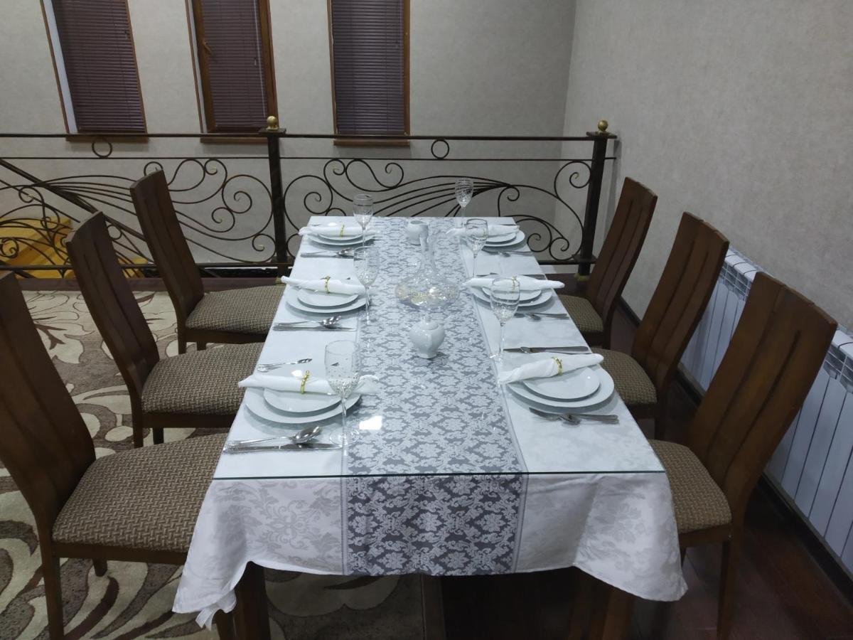 Uzbegim Family Guest House Bukhara Esterno foto
